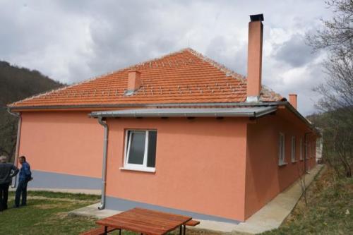 Rénovation des écoles serbes